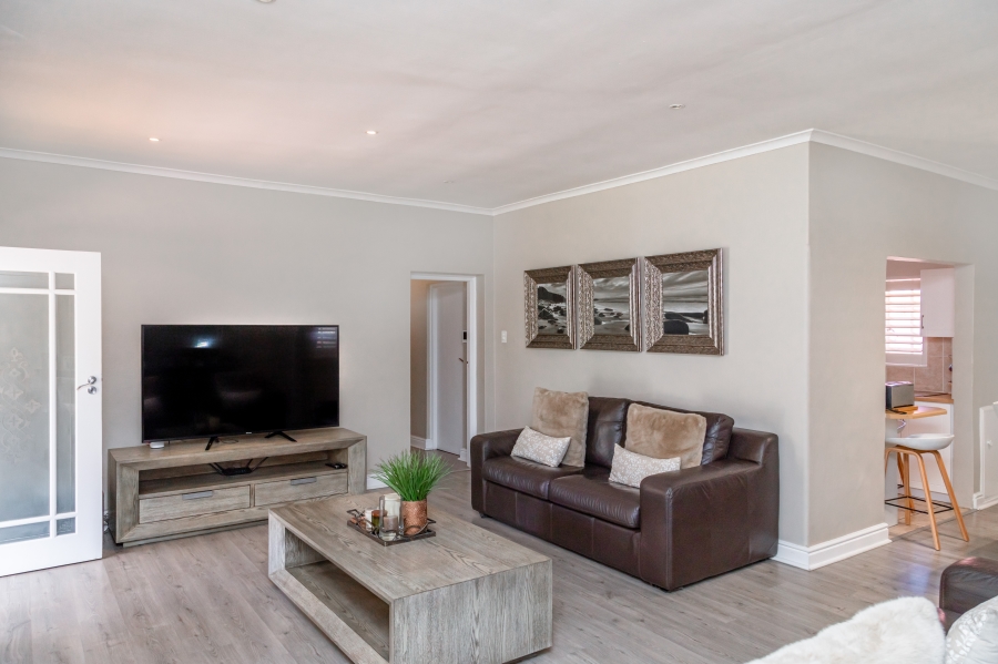 3 Bedroom Property for Sale in Bergvliet Western Cape